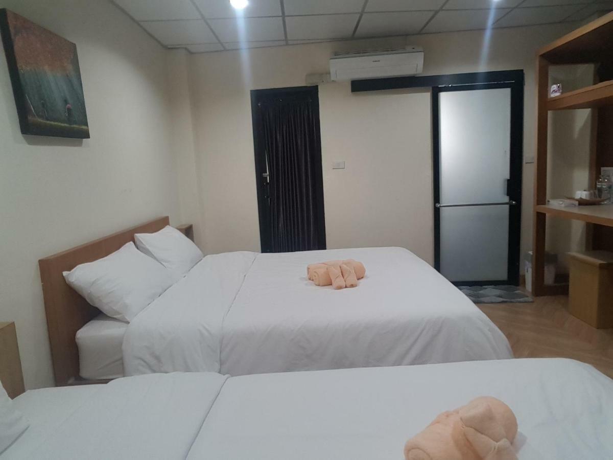 Double D Rooms & Cafe Μπανγκόκ Εξωτερικό φωτογραφία